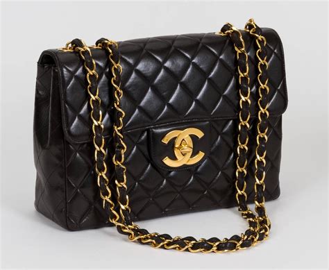 chanel handbag logo